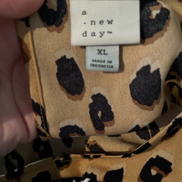 Cheetah top - Picture 1 of 2